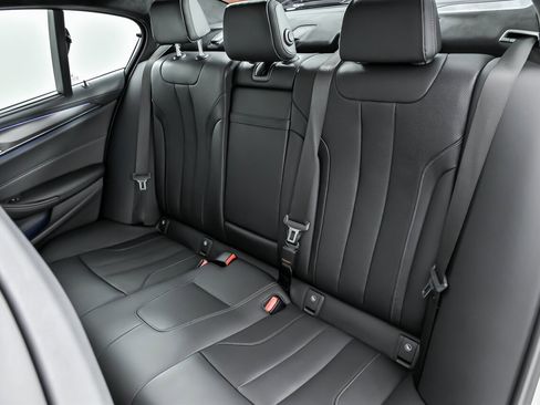 Used 2020 BMW M5 w/ Executive Package image 25