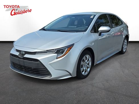 Used 2023 Toyota Corolla LE FWD image 1