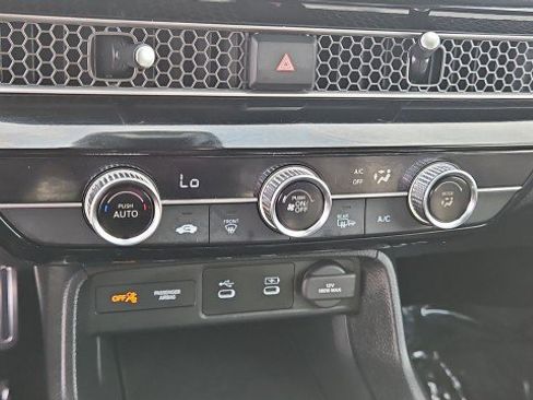 Used 2025 Honda Civic Sport image 17