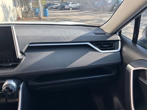 Used 2025 Toyota RAV4 LE image 35