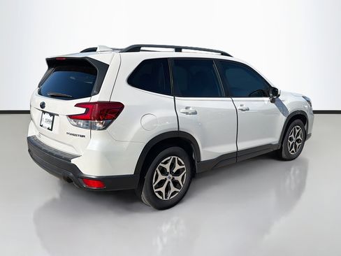 Used 2020 Subaru Forester Premium image 3