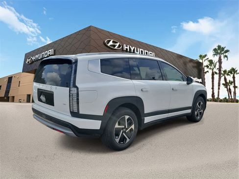 New 2026 Hyundai Ioniq 9 SE image 3