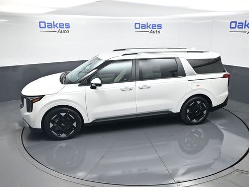 New 2026 Kia Carnival EX FWD image 51