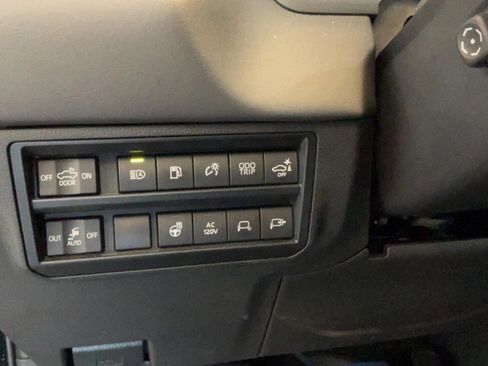 Used 2023 Toyota Tundra Platinum w/ Advanced Package AWD/4WD image 19