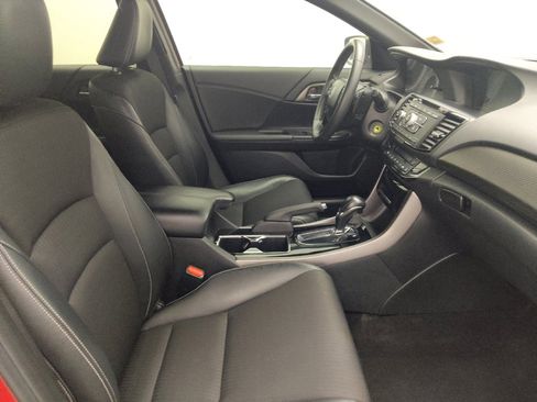 Used 2016 Honda Accord Sport image 21