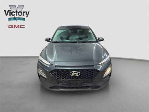 Used 2021 Hyundai Kona SE image 2