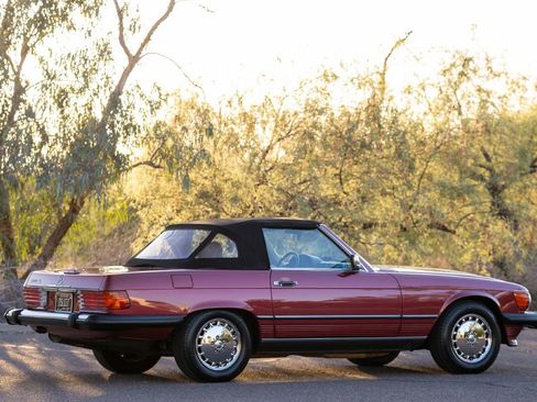Used 1989 Mercedes-Benz 560 SL image 19