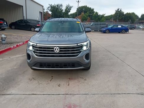 Used 2025 Volkswagen Atlas SE FWD image 5
