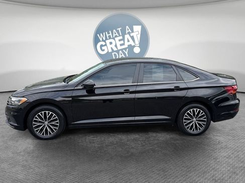 Used 2019 Volkswagen Jetta SE w/ Cold Weather Package FWD image 7