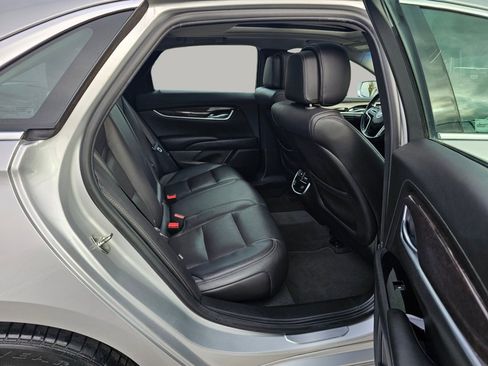 Used 2014 Cadillac XTS Luxury image 23