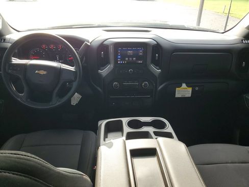 Used 2020 Chevrolet Silverado 2500 Custom w/ Custom Value Package AWD/4WD image 11