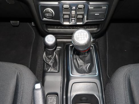 Used 2021 Jeep Wrangler Unlimited Sport image 21