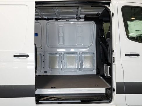 Used 2025 Mercedes-Benz Sprinter 2500 image 3