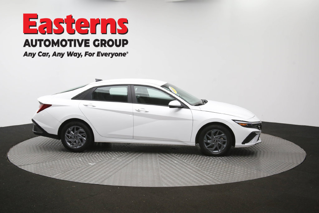 Used 2026 Hyundai Elantra Hybrid FWD image 47