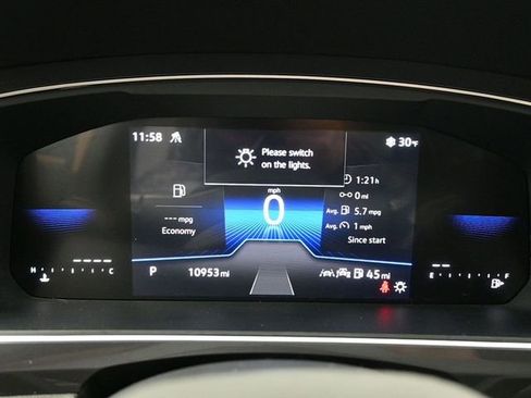 Used 2024 Volkswagen Tiguan SE image 19