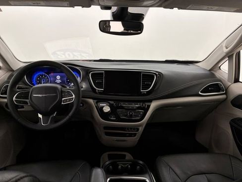 Used 2022 Chrysler Pacifica Touring-L AWD/4WD image 20