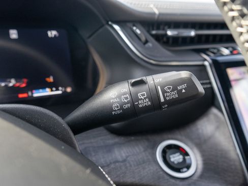 Used 2023 Jeep Grand Cherokee L Overland image 28