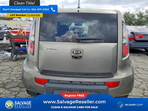 Used 2011 Kia Soul + w/ Audio Pkg FWD image 8