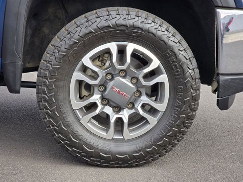 Used 2022 GMC Sierra 2500 SLE image 9