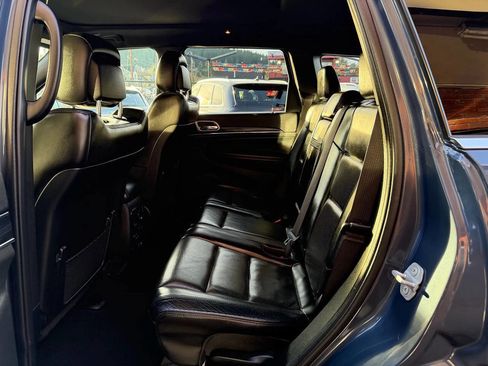 Used 2019 Jeep Grand Cherokee Limited w/ Luxury Group II image 16