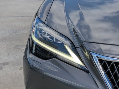 Used 2023 Lexus LS 500 w/ Interior Upgrade Package image 7