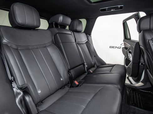 Used 2025 Land Rover Range Rover SE image 20