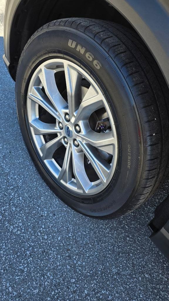 Used 2021 Ford Explorer Limited w/ Equipment Group 301A RWD image 7