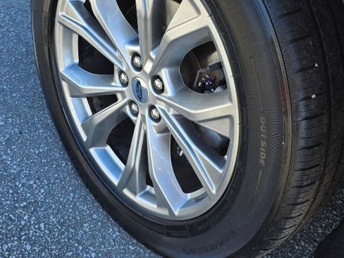 Used 2021 Ford Explorer Limited w/ Equipment Group 301A RWD image 7
