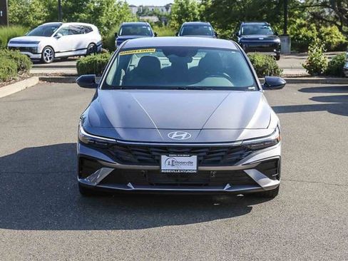 New 2025 Hyundai Elantra SEL FWD image 7