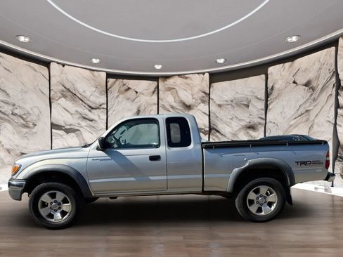 Used 2002 Toyota Tacoma PreRunner RWD image 5