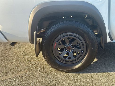New 2026 Nissan Frontier PRO-4X w/ Pro-4x Convenience Package image 17