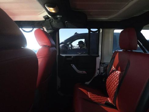 Used 2016 Jeep Wrangler Unlimited Rubicon image 7