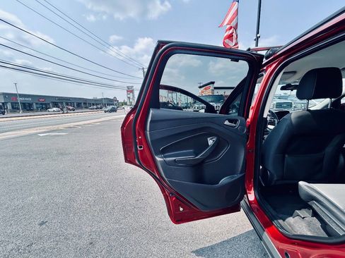 Used 2015 Ford Escape SE w/ Equipment Group 201A image 30