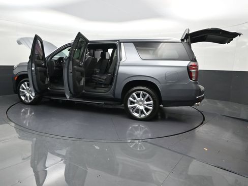Used 2021 Chevrolet Suburban High Country AWD/4WD image 36