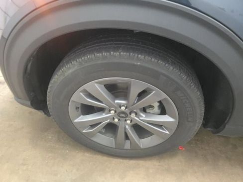 Certified 2023 Ford Explorer XLT w/ Equipment Group 202A AWD/4WD image 21