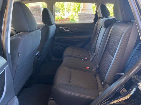 Used 2018 Nissan Rogue S FWD image 22