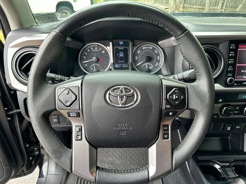 Used 2021 Toyota Tacoma SR5 RWD image 16