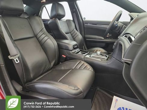 Used 2023 Chrysler 300 C RWD image 29