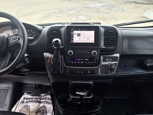 Used 2025 RAM ProMaster 2500 w/ Convenience Group image 13