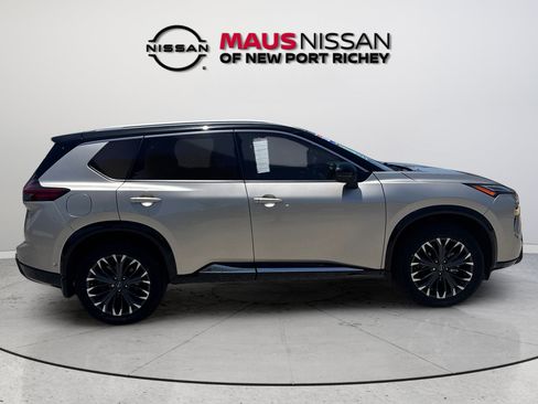 Certified 2024 Nissan Rogue Platinum FWD image 14