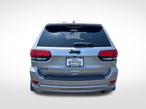 Used 2019 Jeep Grand Cherokee Altitude AWD/4WD image 4