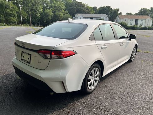 Used 2025 Toyota Corolla LE FWD image 3