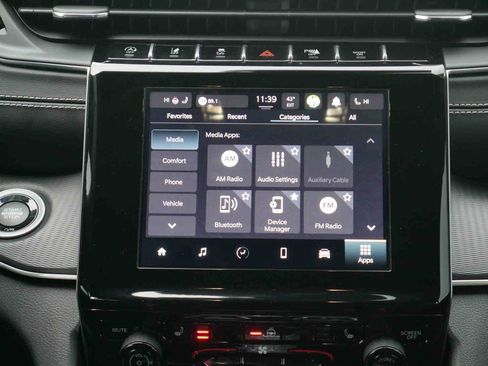 Used 2023 Jeep Grand Cherokee L Laredo image 6