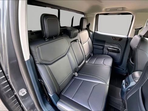 Used 2025 Ford Maverick Lobo image 17