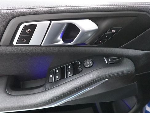 Used 2022 BMW X5 xDrive40i w/ Climate Comfort Package image 9