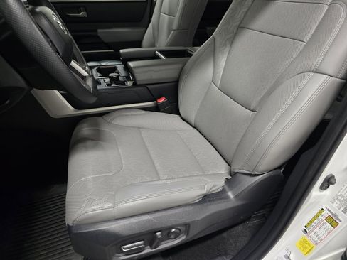 Used 2024 Toyota Tundra Limited image 24