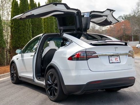 Used 2020 Tesla Model X Long Range image 24