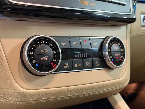 Used 2018 Mercedes-Benz GLS 450 4MATIC image 37