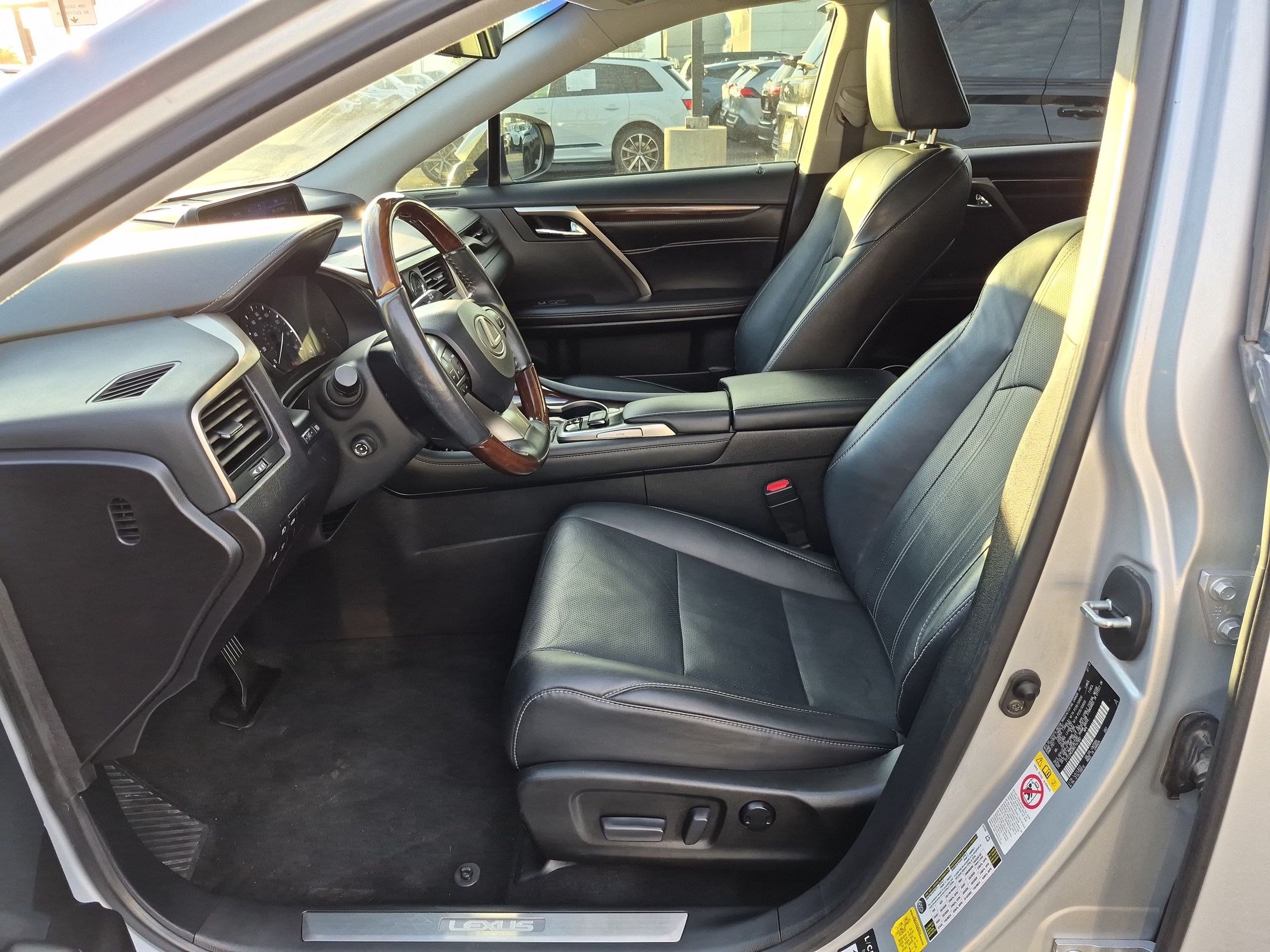 Used 2019 Lexus RX 350 FWD w/ Navigation Package image 18