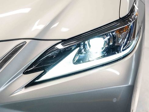 Used 2024 Lexus ES 350 w/ Premium Package FWD image 7